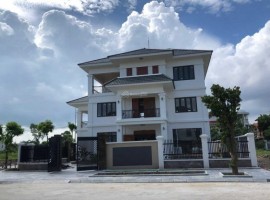 BÁN GẤP LÔ ĐẤT 2 MẶT TIỀN DT: 7X40=280M, GIÁ BÁN 370TR/TỔNG. LH CHỦ ĐẤT: 0933 440 777